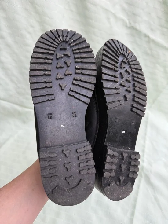 Black Matisse Leather Slip-On Clog - Picture 7 of 8